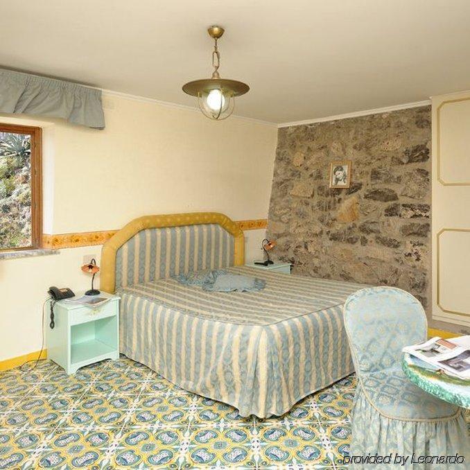 La Locanda Del Fiordo Furore Room photo